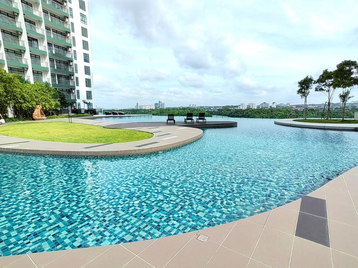 8Scape Residences Batman Vs Ironman@Lsy Home & Leisure Johor Bahru Zewnętrze zdjęcie